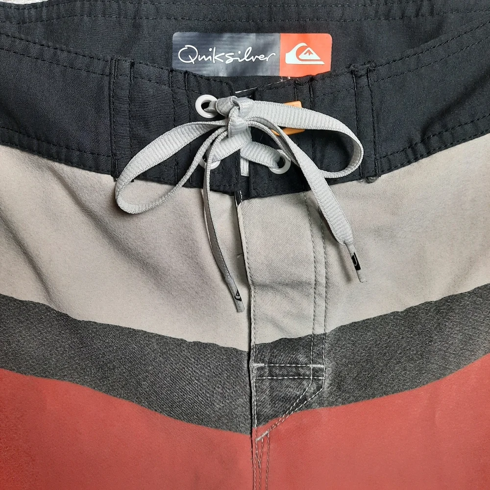 Quiksilver Packable Stripe Board Shorts SZ 34